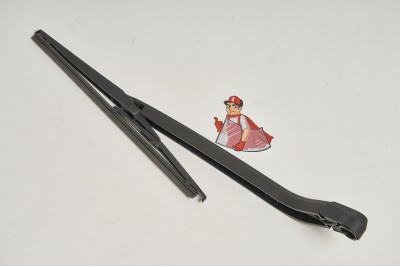 Brat stergator luneta spate cu lamela Toyota Auris 07-13   8524052010